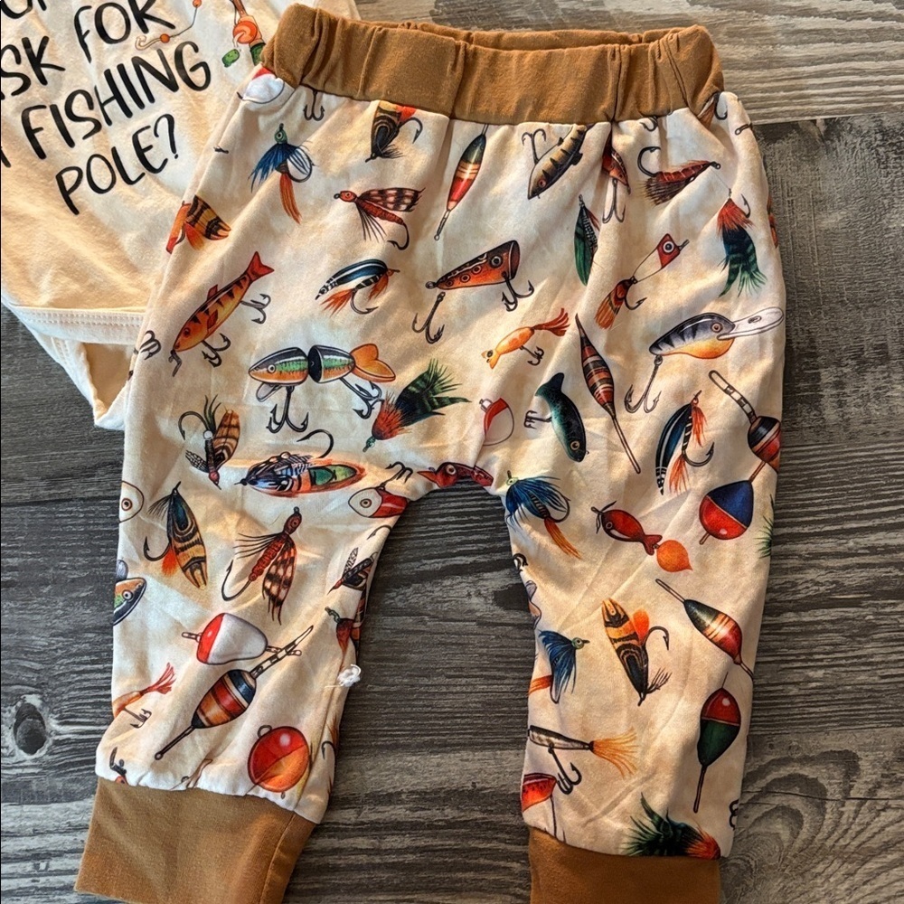 Amazon Kids Fishing Theme Matching Set - Cream and Brown - Picture 3 of 3